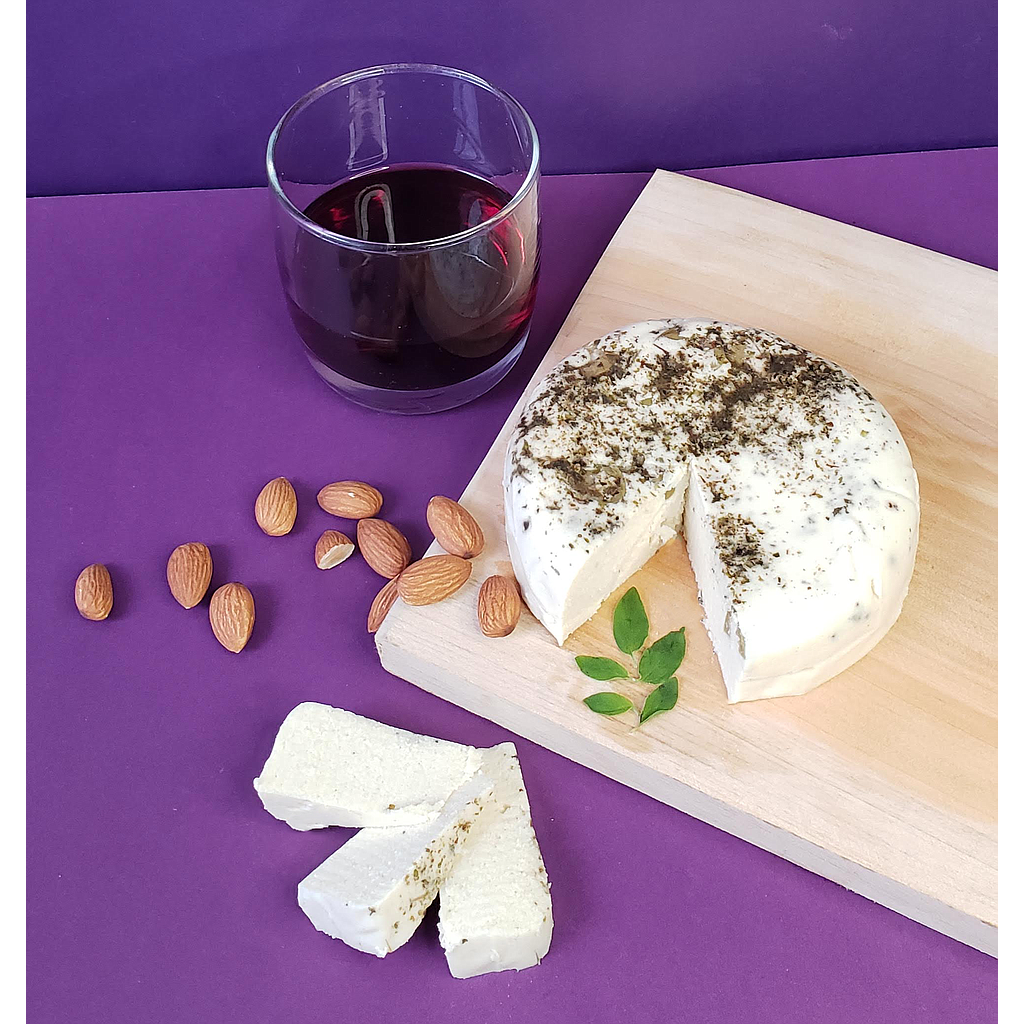 Queso de Almendras con  Orégano y Aceituna 250 g